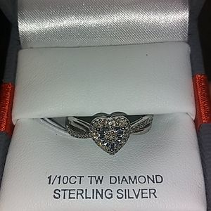 Size 7 diamond ring